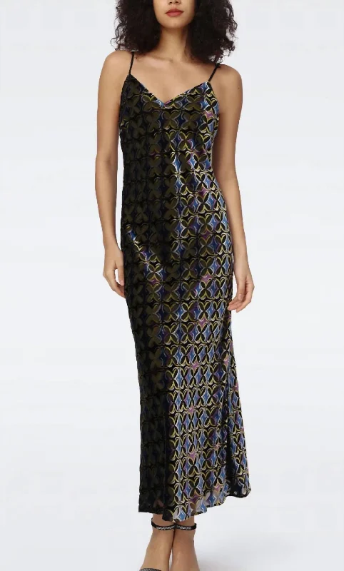 The ultimate destination for women’s clothing   Trent Maxi Dress In Green