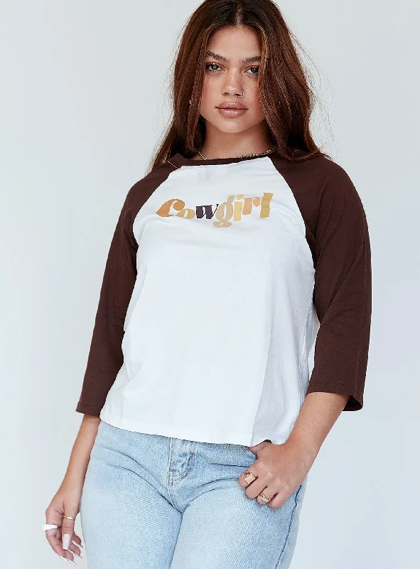 Stylish clothing designed to flatter every woman   Motel Nexo Tee Cowgirl Brown