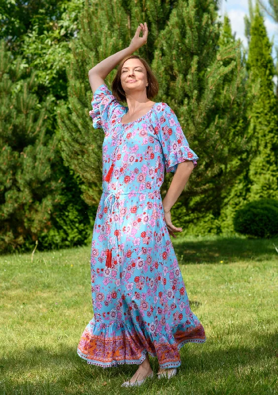Discover the latest trends in women’s fashion   Dreamer Blue Mix Flowers Dress