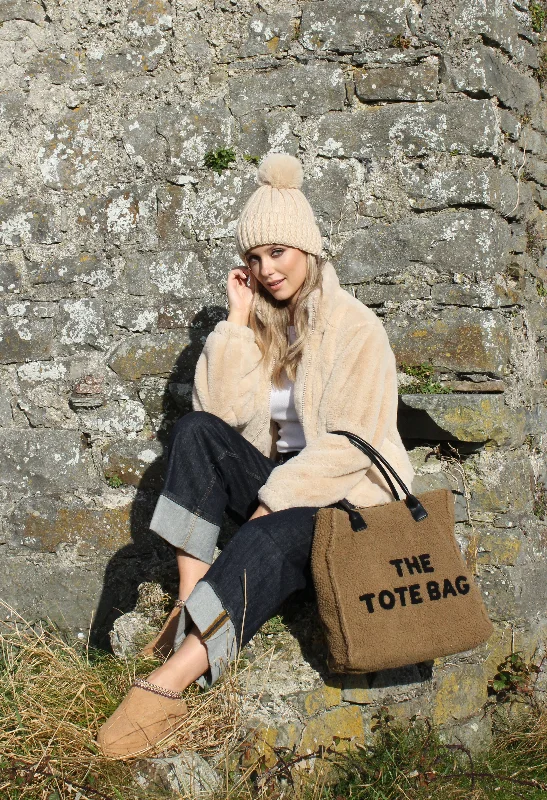 Effortlessly stylish outfits for the modern woman   Cropped Faux Fur Coat