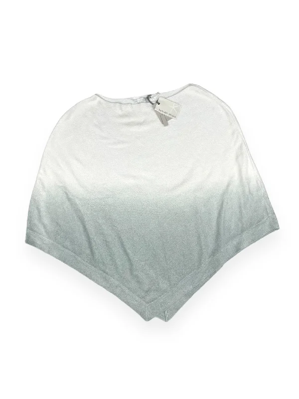 Dress to impress with elegant women’s wear   Ombre Print Poncho Barefoot Dreams, Size Onesize