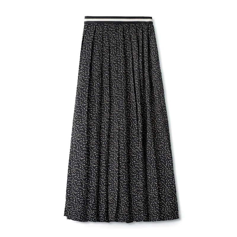 Refresh your wardrobe with stylish women’s outfits   Pleated Contrast Waist Skirt IN: Black Print